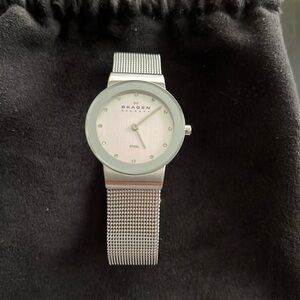 Skagen Denmark ladies watch - excellent condition, new battery